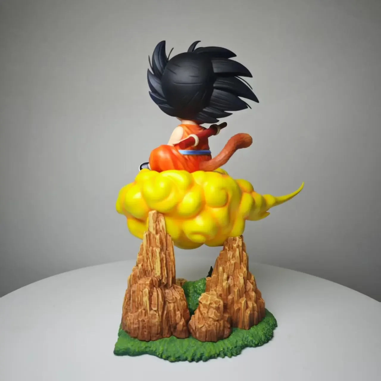 Goku Cloud 20cm Figurine