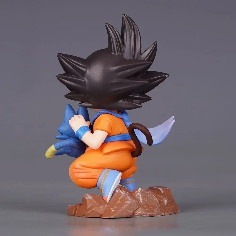 Goku Embracing Pura Figure