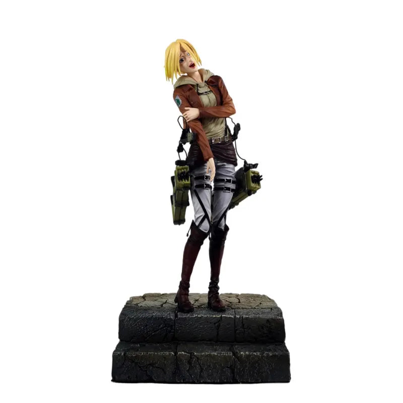 AOT Leonhart 28cm Figure