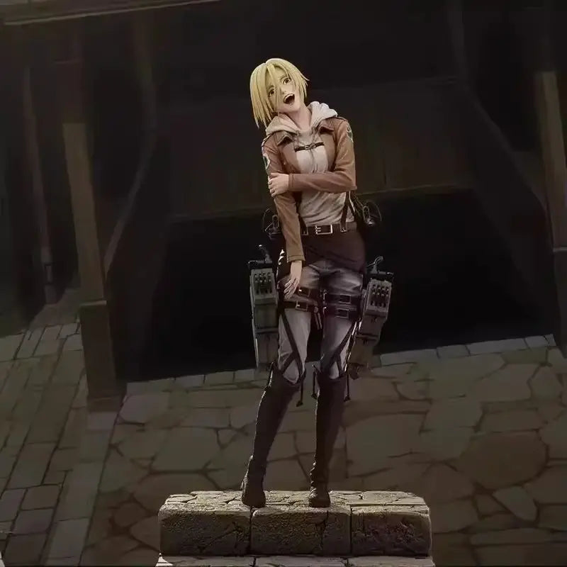 AOT Leonhart 28cm Figure
