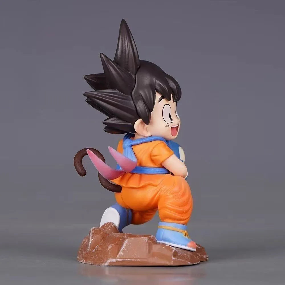 Goku Embracing Pura Figure