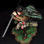 Levi Battle Damage 18cm Figure
