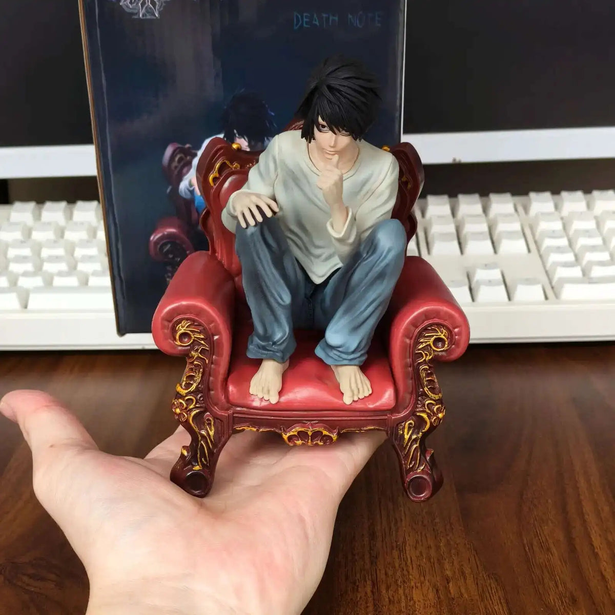 Death Note Squatting Sofa Figurine
