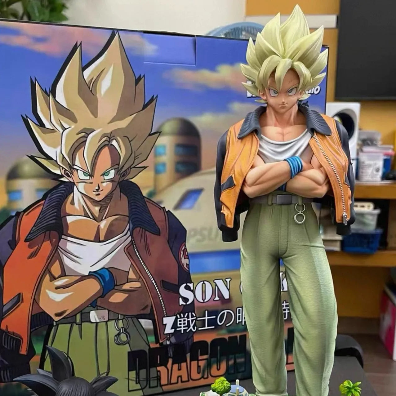 Super Saiyan Son Goku PVC Action Figure